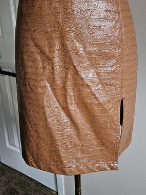 PrettyLittleThing Faux Croc Pencil Skirt in Cognac. Size 6 Some Defects, See Pic